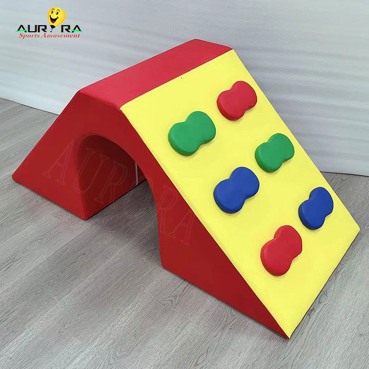 Renkli Bebek Bebek Yumuşak Oyun Ekipmanı Kiralık Yumuşak Oyun Seti