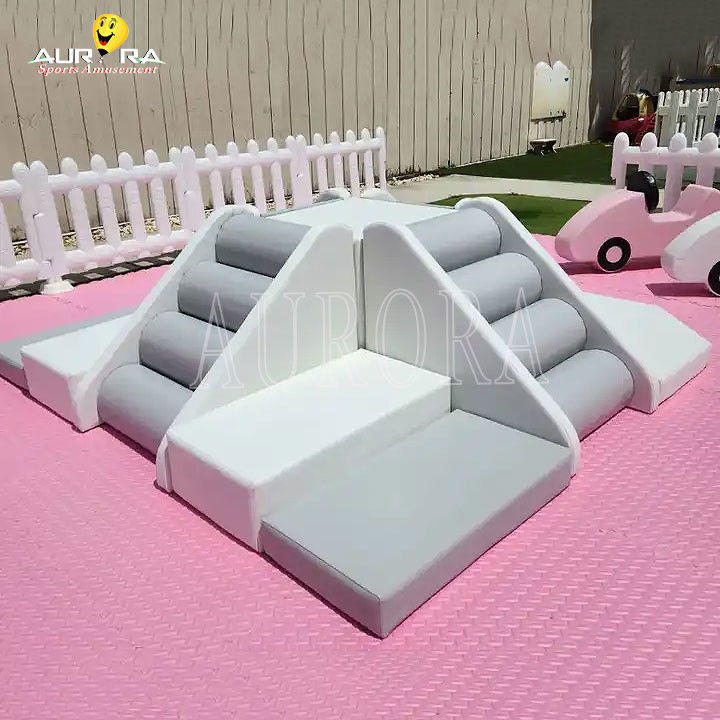 Beyaz Pembe Yumuşak Oyun Paketi Set Oyun Alanı Bebek İçerideki Dışarıdaki Yumuşak Oyun Ekipmanı