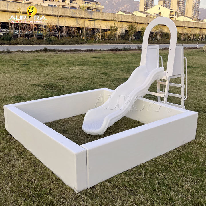 Ahşap Çerçeve Şişme Yumuşak Oyun Ekipmanı Çocuklar Seti Bubble Dome Bouncy Castle Bouncer Beyaz