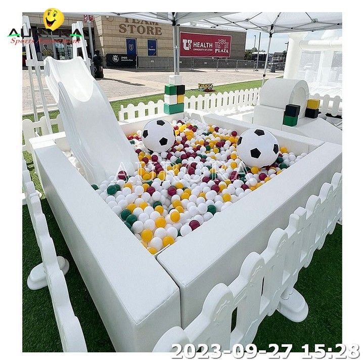 Ucuz Özel Kapalı Beyaz Yumuşak Oyun Yumuşak Oyun Ekipmanı şişme sıçrama evi ile