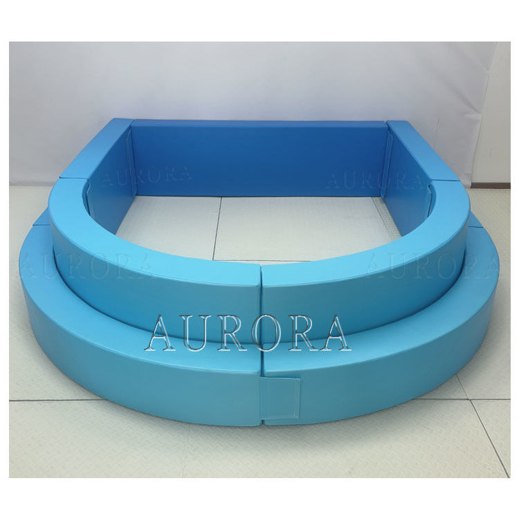 Cyan Blue Ball Pit Çocuklar Yumuşak Oyun Ekipmanı Oyun Partisi Renkli Bulutlar Kemeri